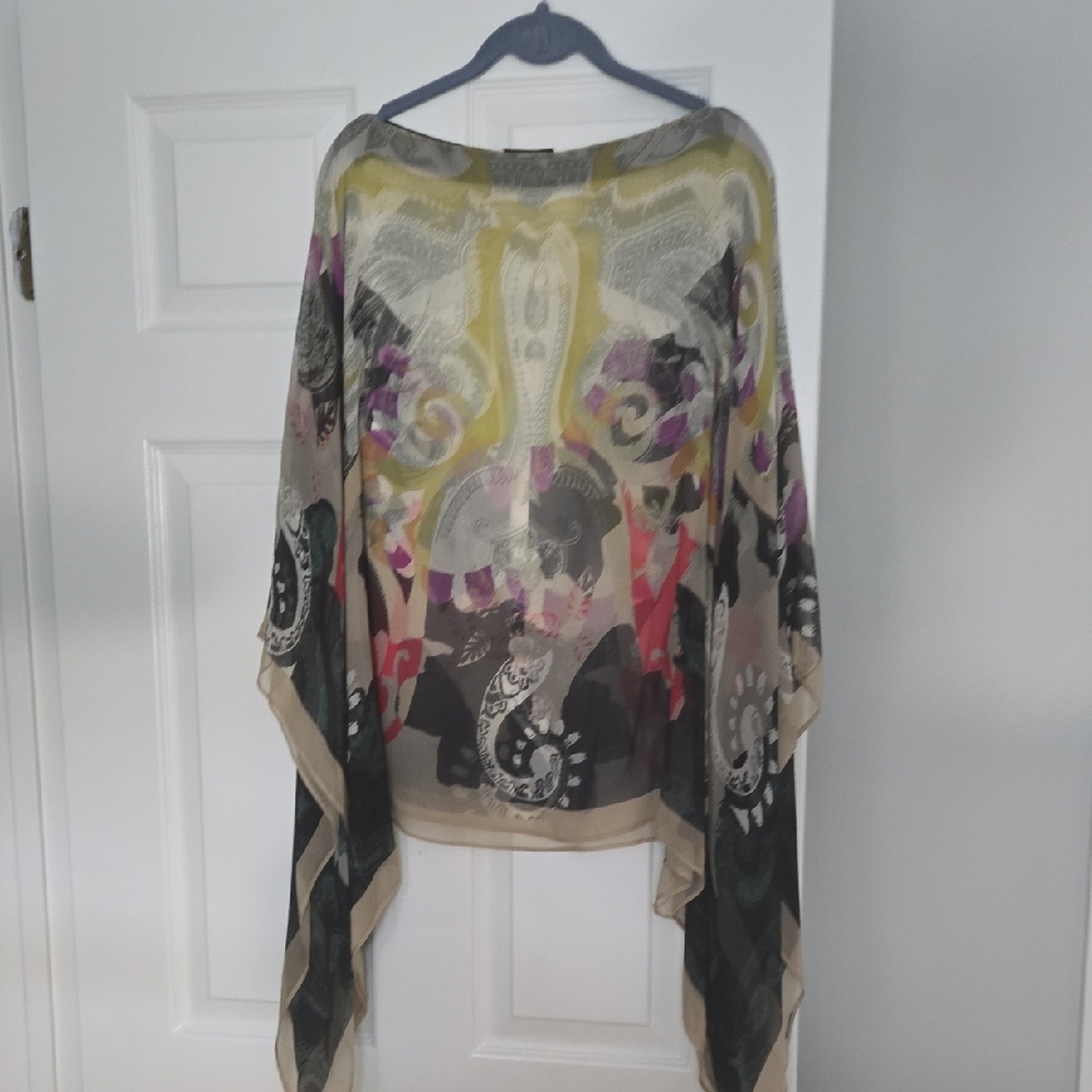 Etro Black and Cream Elegant Poncho Shrug